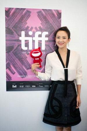 章子怡带娃工作:醒醒听汪峰歌 愿为她拍迪士尼