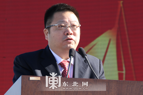 富锦市委书记王兴柱在仪式上发言.