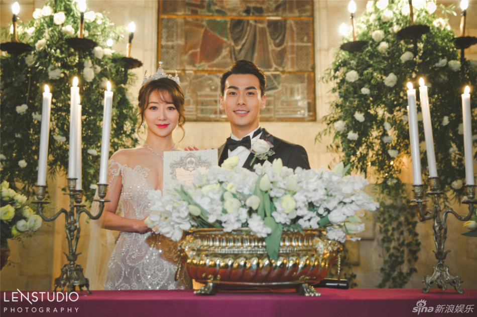 陈紫函戴向宇古堡婚礼 新郎表白:钱归你管