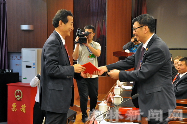 虎林市第六届人民代表大会第一次会议闭幕