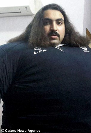 巴基斯坦男子为成大力士 每天进食1万卡路里