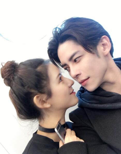 王思聪旧爱张予曦晒与男友亲密合影公布恋情