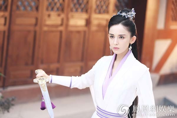 古力娜扎《择天记》成暴力圣女 变身无敌破坏