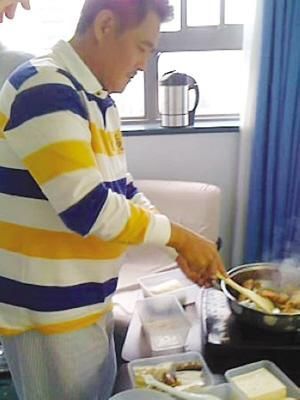 明星做饭哪家强？“侯亮平”竟是厨神！