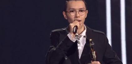 不是周杰伦!方大同获最佳国语男歌手奖
