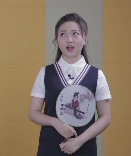 高考结束后的林妙可,竟然当起了英文老师