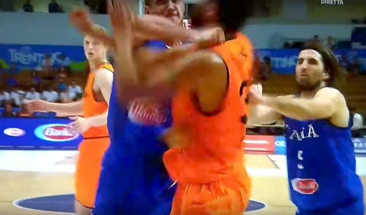 国际友谊赛起冲突 加里纳利投篮手骨折将缺席