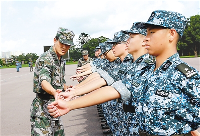 香港青少年体验驻港部队生活