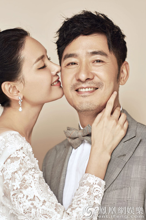郭晓东与爱妻庆结婚十周年 拍婚纱照恩爱十足