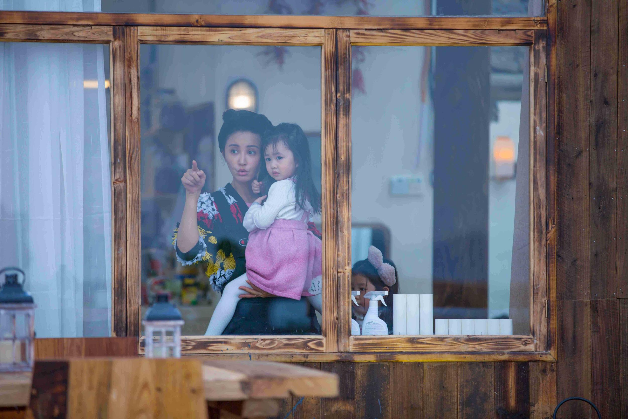 《萌仔萌萌宅》将播 袁弘张歆艺“儿女”大曝光