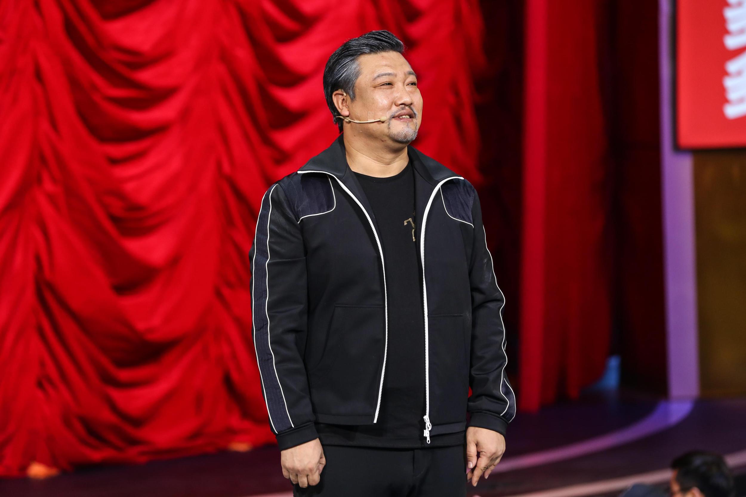 贾冰版“老友记” 《欢乐喜剧人》歌颂战友情