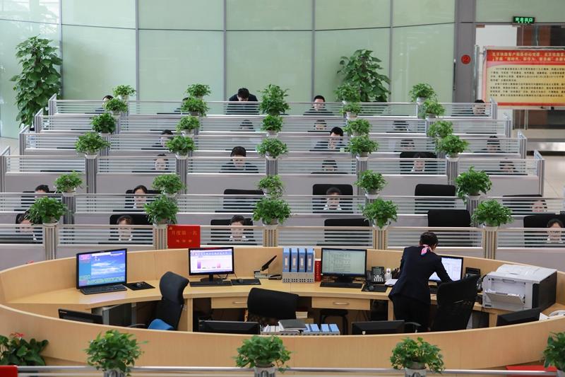 北京12306春运故事:常有旅客致电让高铁等一