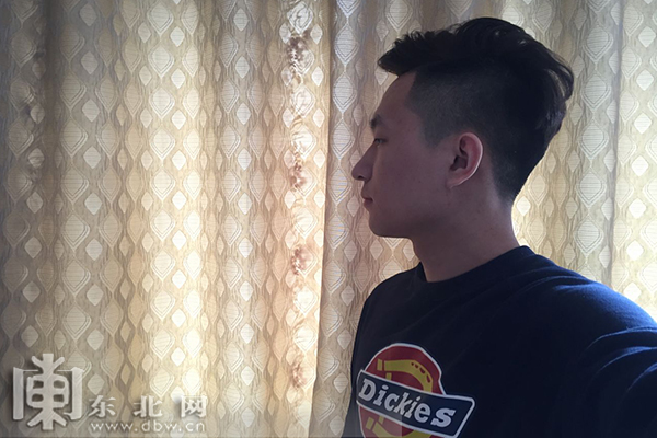 春节前冰城美发店生意火爆 男士发型流行小贝
