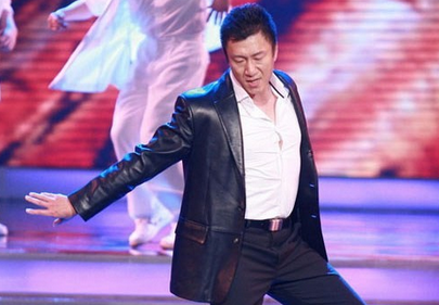 孙红雷找李健掰头霹雳舞自侃武功高强唱跳俱佳