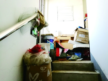 市民设计哈市展城上城背景小区杂物成堆逃剑的楼道图投诉图片