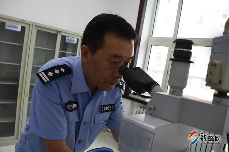 亮剑疑难案件——记鸡西市鸡东县公安局刑事科学技术大队大队长刘峰