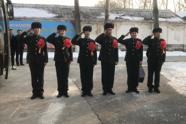 退伍军人口令_退伍军人图片(2)
