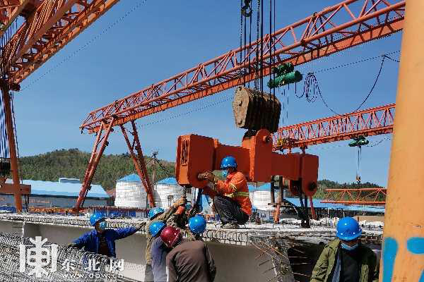 项目建设如火如荼热火朝天 00301060361_95ea7d7b.jpg