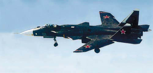 外界认为,俄第五代战斗机的某些技术取自苏霍伊设计局此前推出的s-37