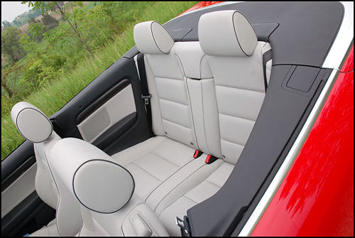 奥迪s4敞篷车后排座椅
