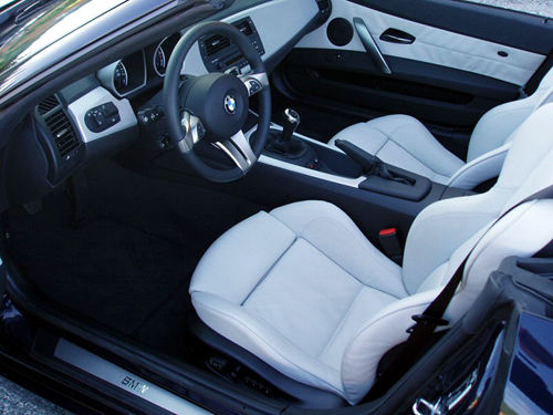 宝马z4 3.0si敞篷跑车内饰