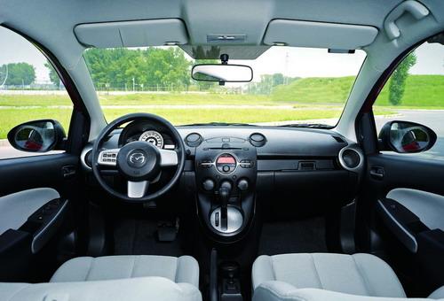 马自达2内饰图片