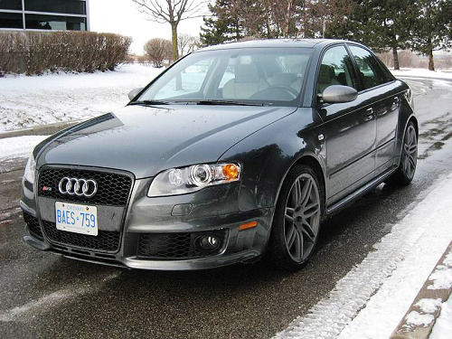 心跳加速--试驾奥迪08款rs4高性能轿车