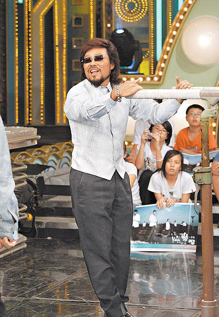 张菲赞郭台铭体力惊人 曾馨莹怕被说拜金(组图)