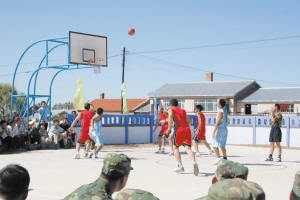 五大连池人民武装部办篮球赛为奥运加油