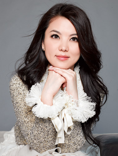 李湘纪念邮册将发行 当选湖南无偿献血宣传大使