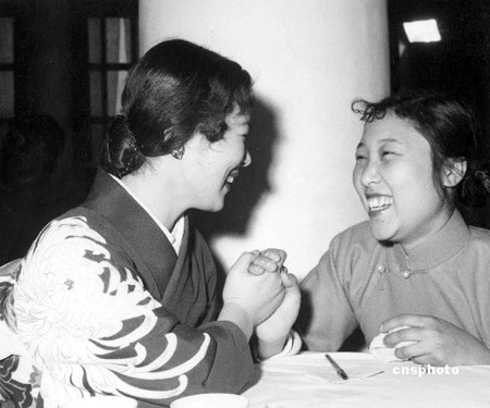 资华筠:能舞能文的"女先生"