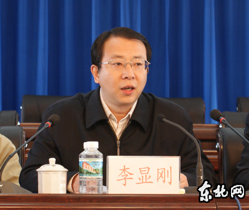 上午,双鸭山市秋季拉练检查总结暨大项目建设现场推进会在集贤县举行