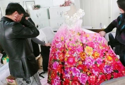 宋祖英春晚服装揭秘