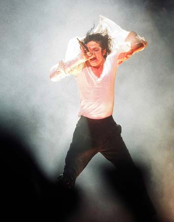 ͼ������Michael Jackson�ԻͶ������۵�50��