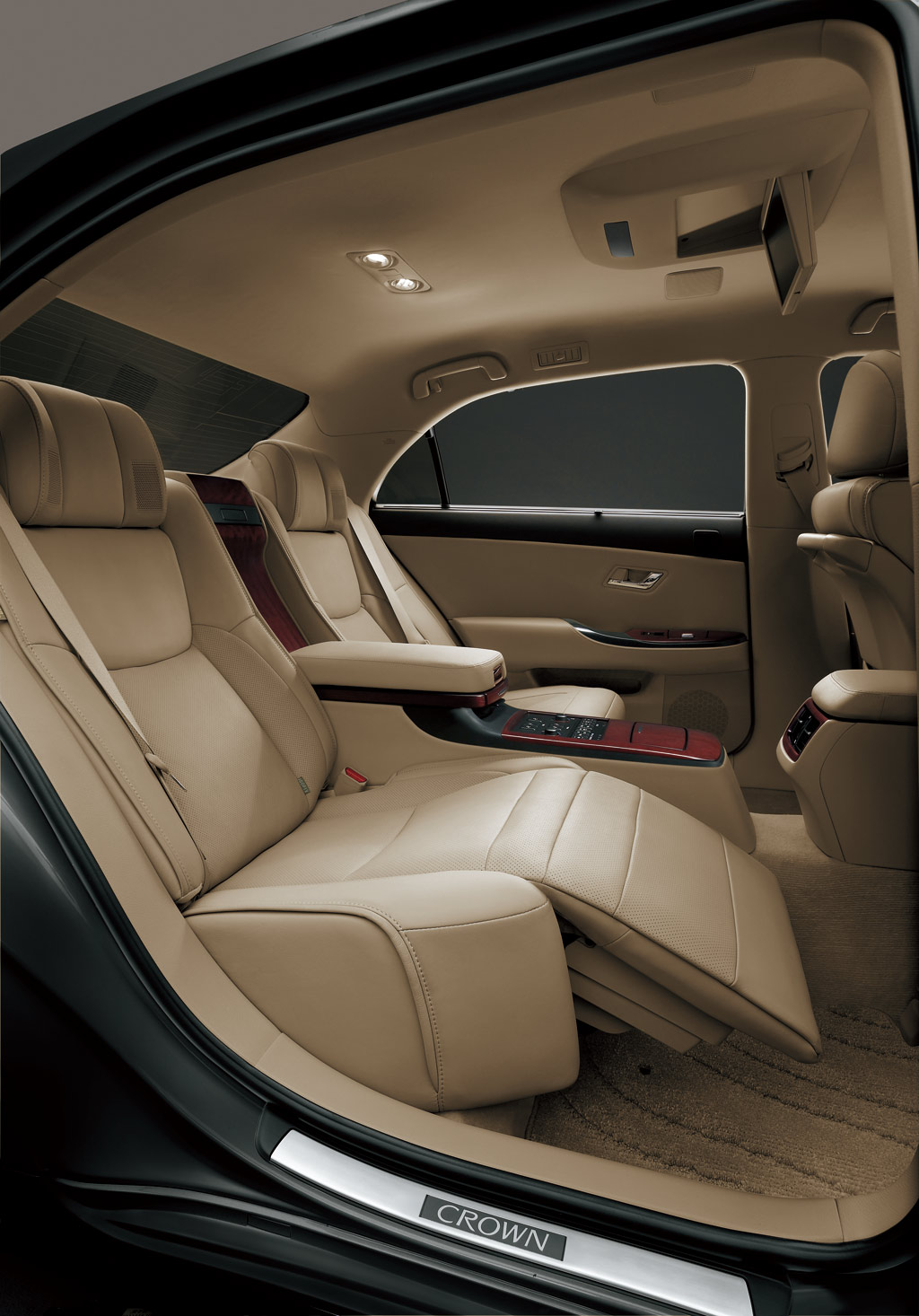 一汽丰田全新crown皇冠细节全接触(组图)