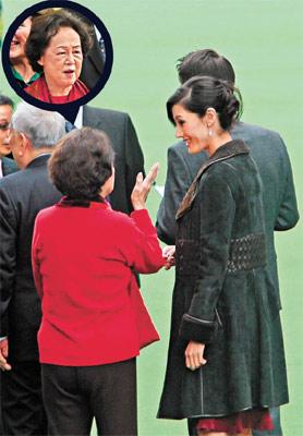 女星婆媳不和恶言相向:贾静雯 张柏芝皆下跪!