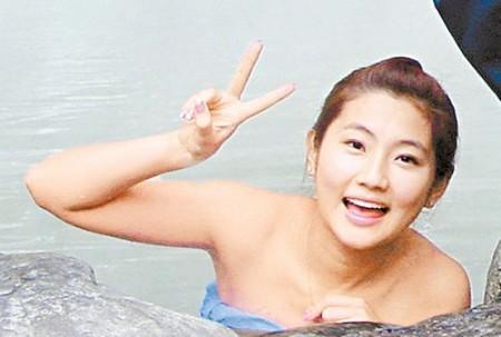 she合体拍广告 盘点selina伤前可爱美照(图)