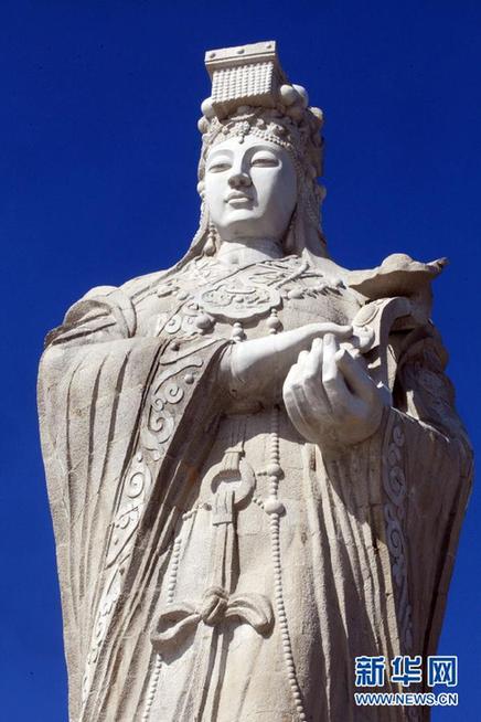 42米高妈祖像亮相天津