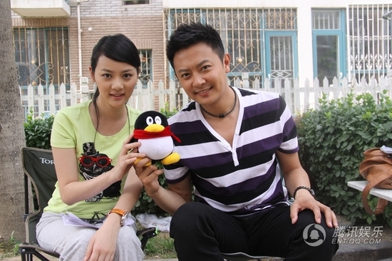 1994年他考到中戏,和陶虹同班   印小天那时他只有16岁,身高才1.