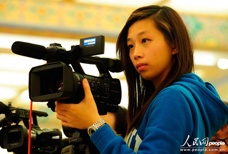 特殊风景线:两会记者大比拼(高清组图)