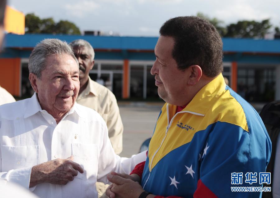 3月16日,委内瑞拉总统乌戈·查韦斯(右)与古巴国务委员会主席劳尔