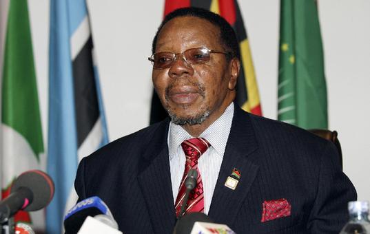 马拉维首位女总统就任 前任尸体无法处理运南非