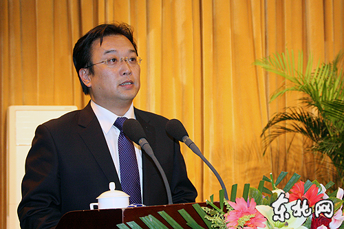 中央电视台军事部记者倪宁作报告.东北网记者 印蕾 摄