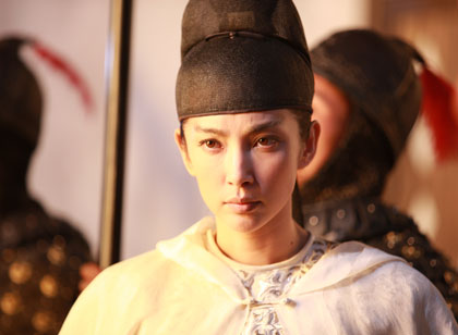 在《狄仁杰通天帝国》中,李冰冰饰演的上官婉儿的男装打扮.