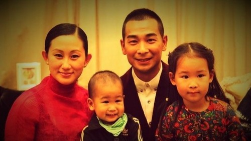 袁咏仪张智霖张杰谢娜李铭顺范文芳蒋勤勤陈建斌 揭秘明星情侣的生活