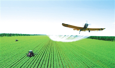 黑龙江现代化大农业耕作现场.