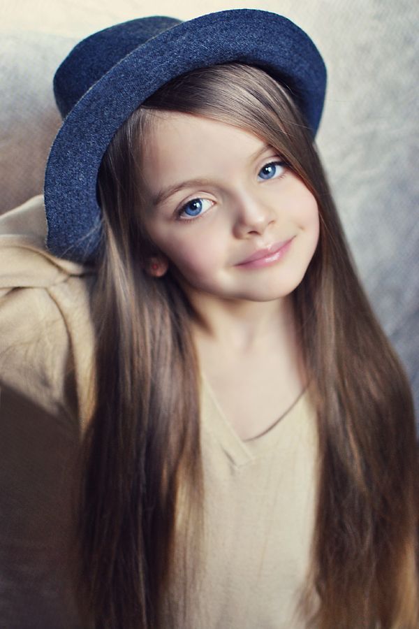 中国9岁小模特绣球 全球小模特个个都是美人坯