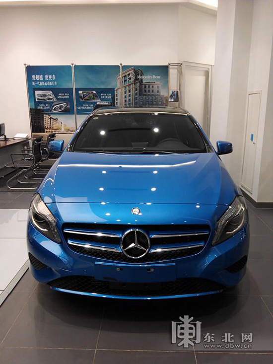 稀有色系南海蓝现车到店 实拍奔驰a180