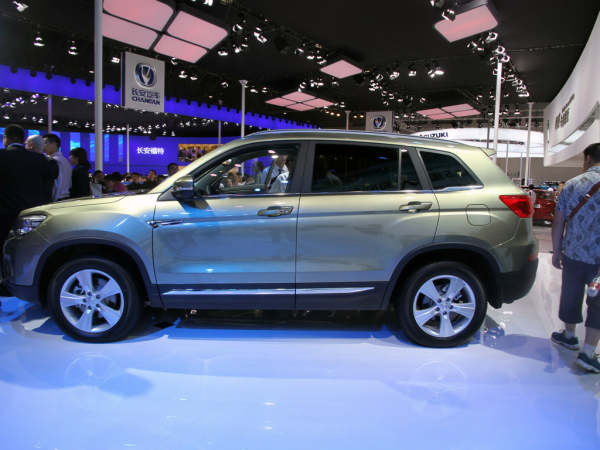 或售13万起长安cs75四驱版亮相重庆车展