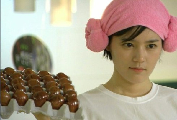 汗蒸房中的标准造型最不可缺少的就是萌萌的羊角头巾了,这里就给大家